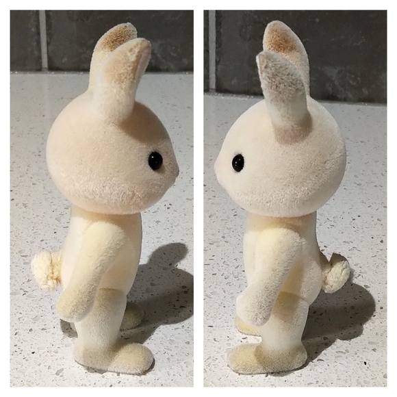 Epoch Sylvanian Families Calico Critters Chocolate Rabbits and Sandy Cat - Picture 6 of 8